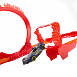 Hot wheels track builder acrobacias de fuego